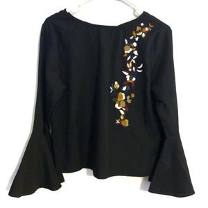 Cliché Bell Sleeve Embroidered Blouse
